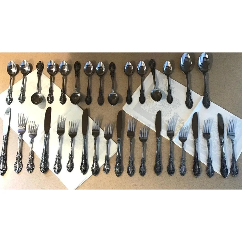 Vintage Oneida Michelangelo Victorian Flatware Set Silverplate 40 Pieces